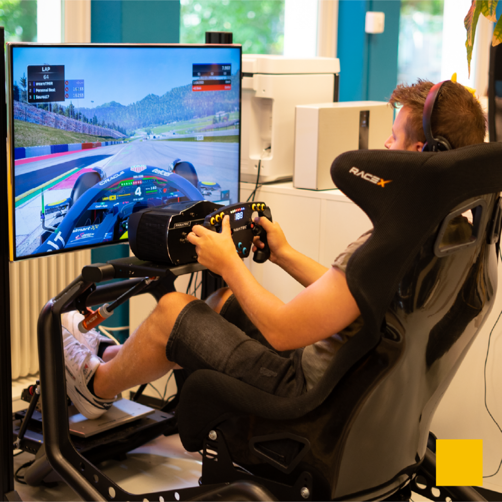 Kaj in race simulator